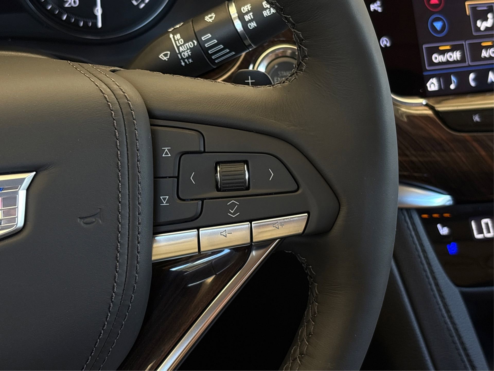 New 2025 Cadillac XT6 Premium Luxury w/ Platinum Package image 30