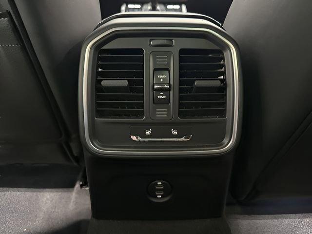 Used 2024 Porsche Macan GTS image 30