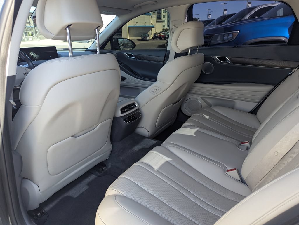 Used 2022 Genesis G80 2.5T w/ Prestige Package RWD image 32