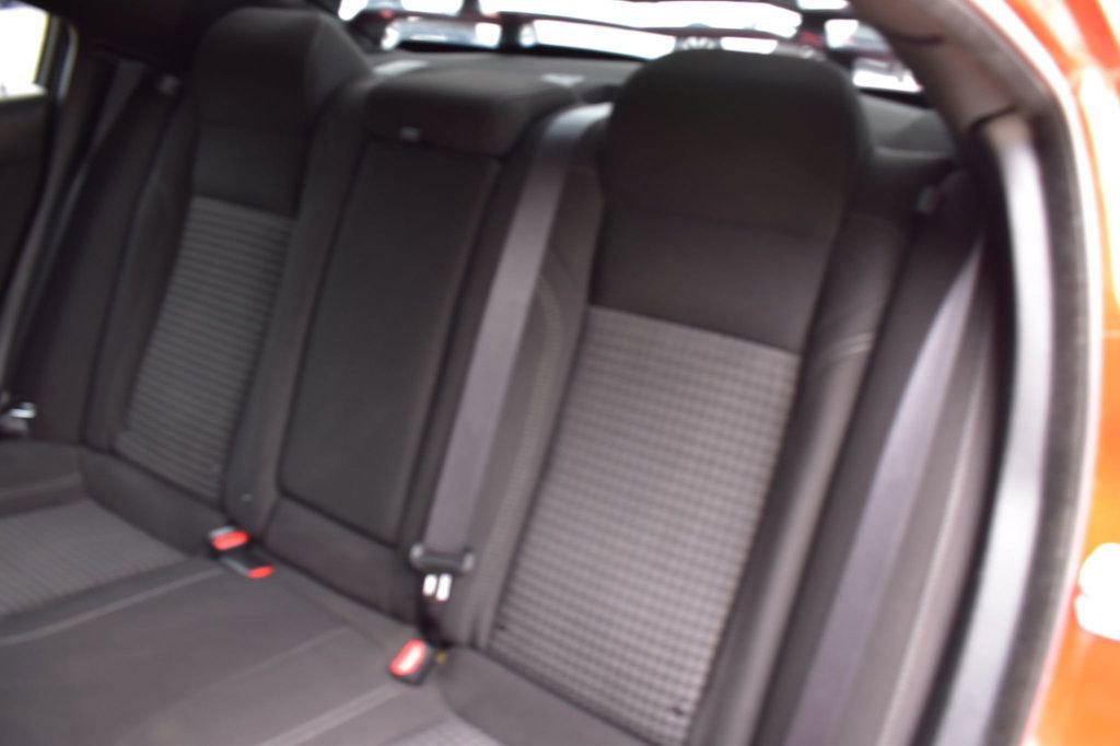 Used 2020 Dodge Charger SXT w/ Driver Convenience Group image 21