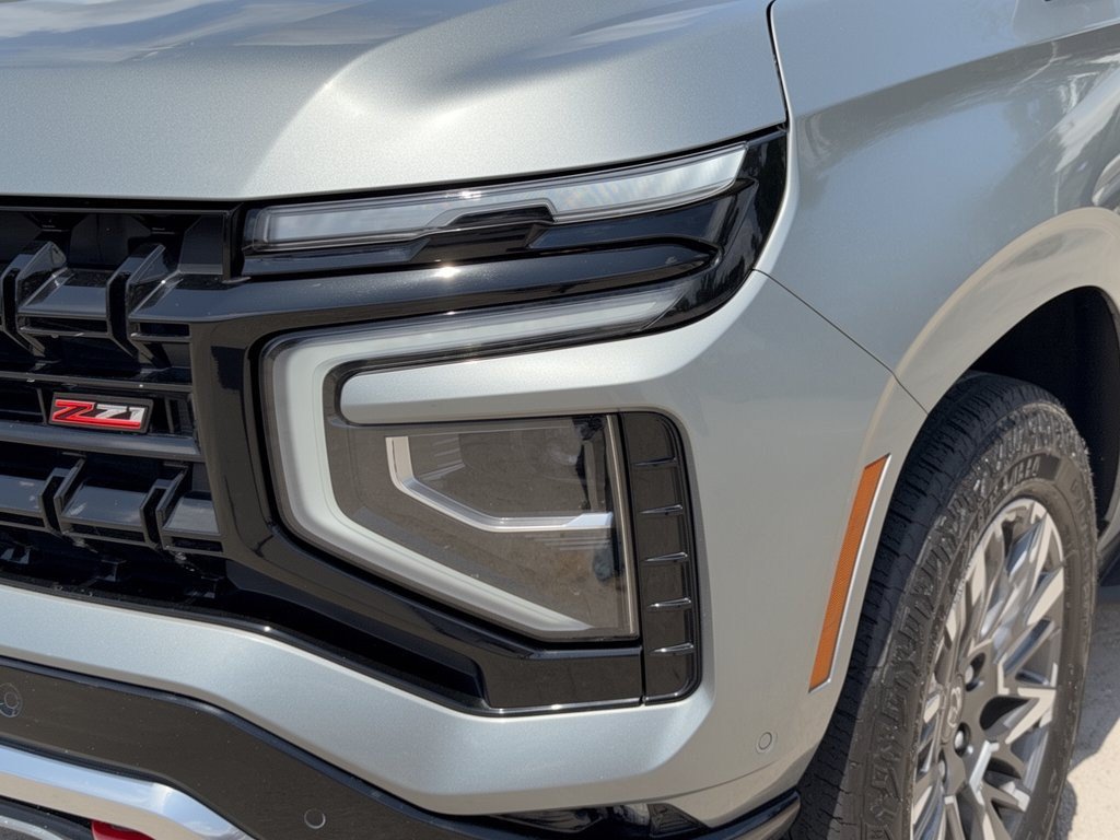 Used 2025 Chevrolet Suburban Z71 AWD/4WD image 12