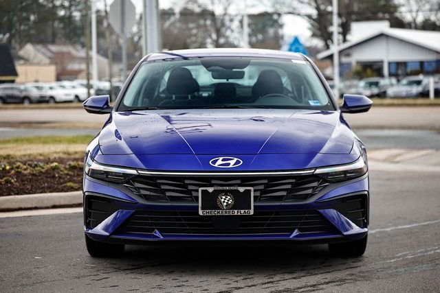 Used 2025 Hyundai Elantra SEL image 14