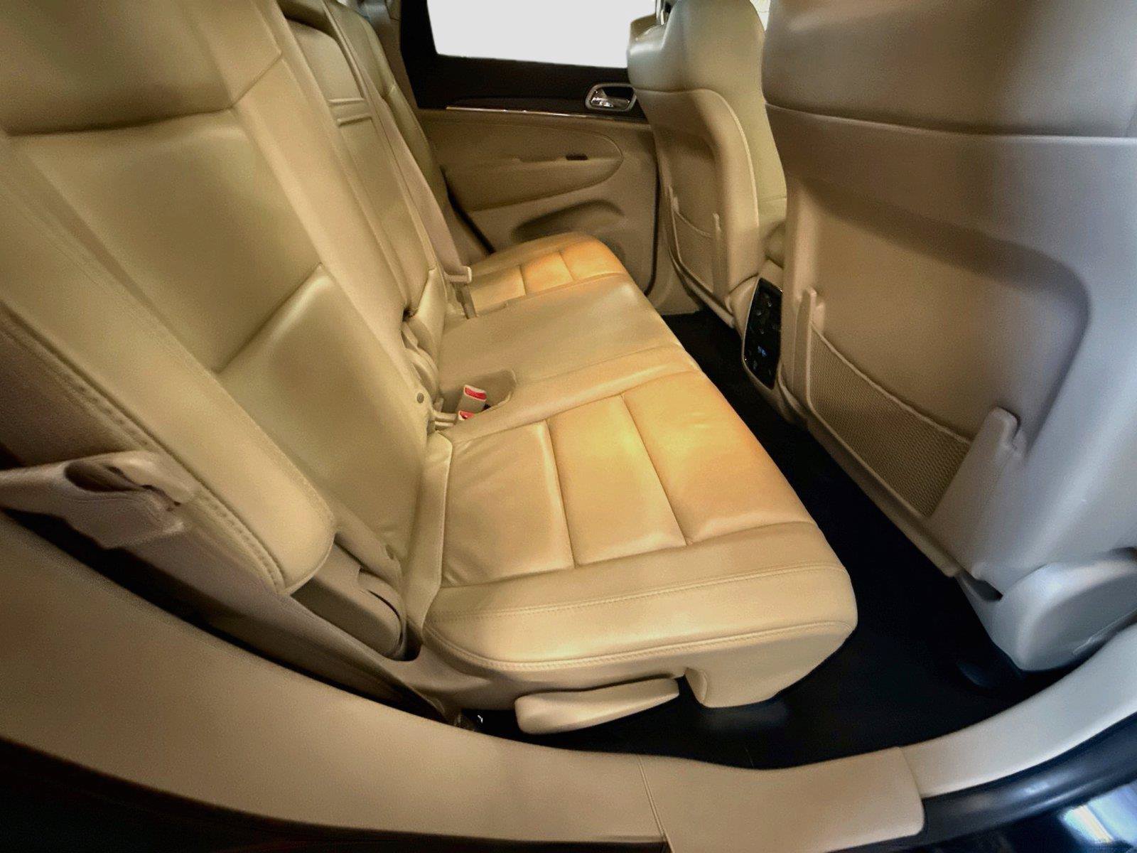 Used 2018 Jeep Grand Cherokee Limited AWD/4WD image 26