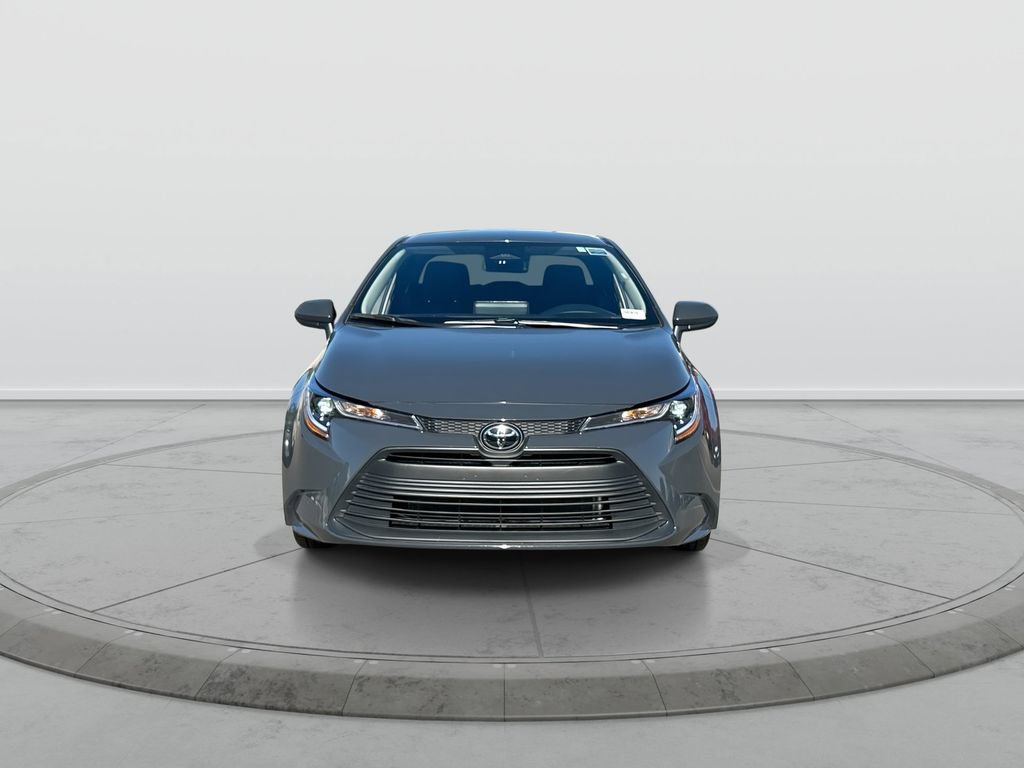 Used 2025 Toyota Corolla LE w/ Convenience Package FWD image 3