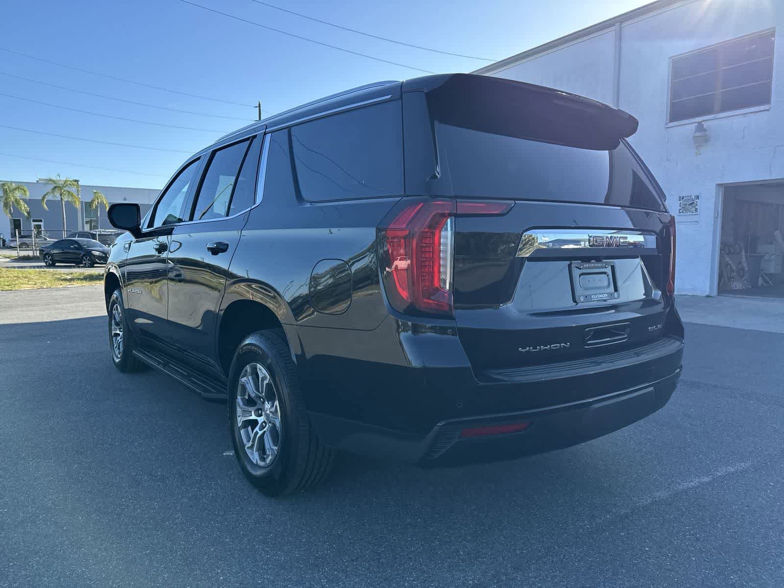 Used 2024 GMC Yukon SLE AWD/4WD image 7