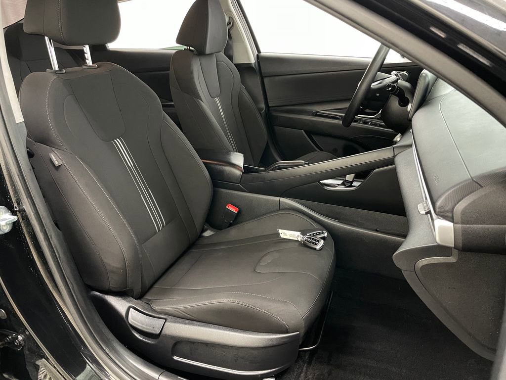 Used 2021 Hyundai Elantra SEL FWD image 32