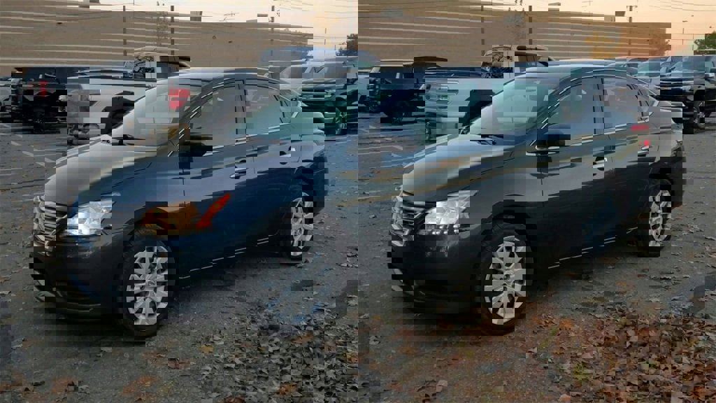 Used 2015 Nissan Sentra S image 4