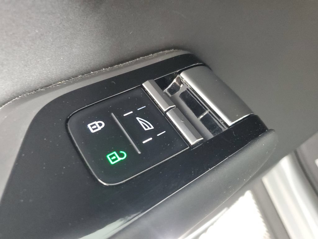 Certified 2025 Volvo EX90 Ultra AWD/4WD image 21