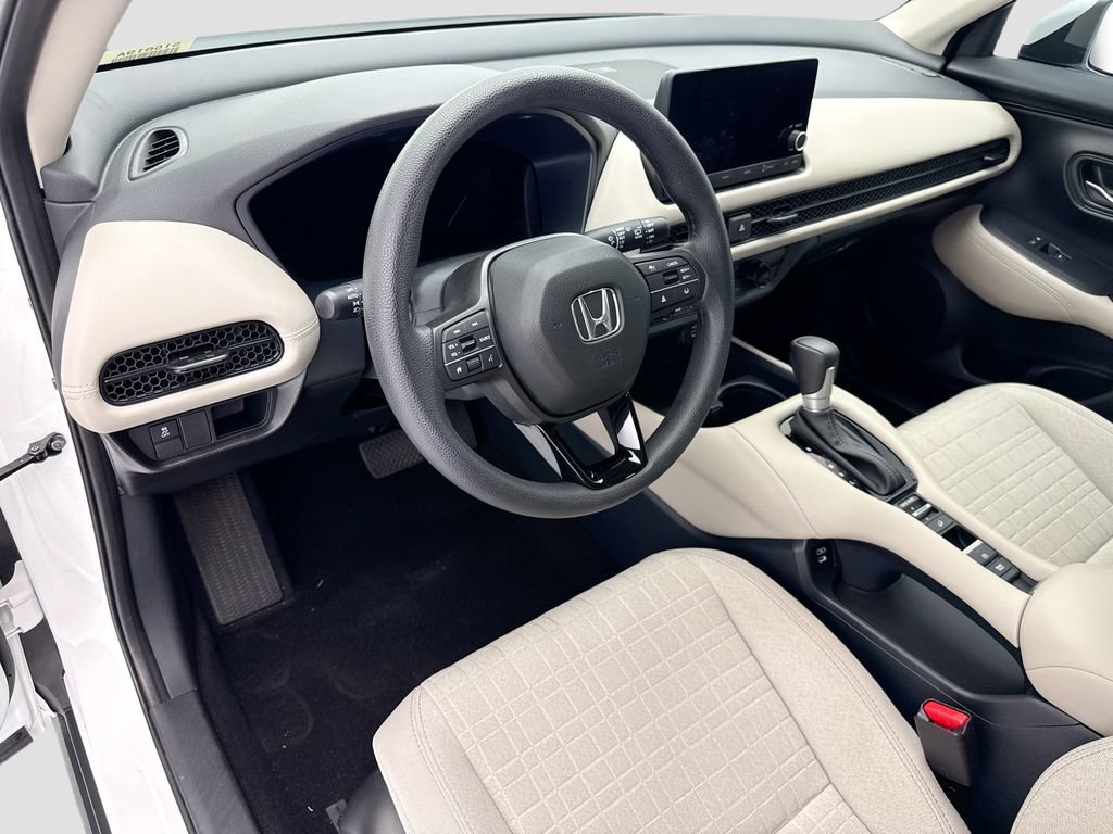Used 2025 Honda HR-V LX image 9