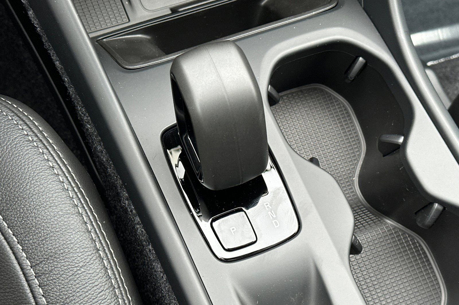 New 2026 Volvo XC40 B4 Core w/ Climate Package image 24