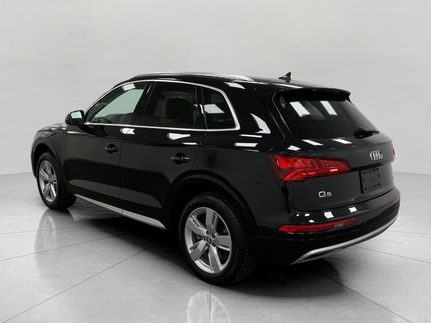 Used 2019 Audi Q5 2.0T Premium Plus w/ Premium Plus Package image 7
