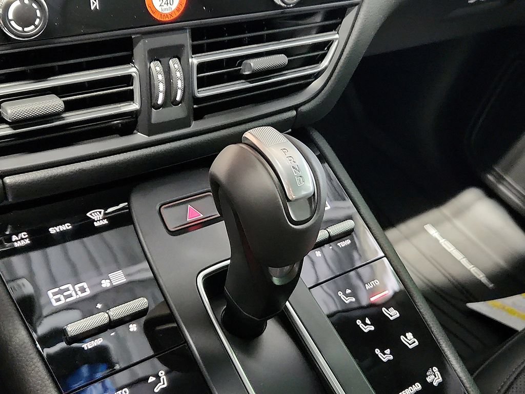 New 2026 Porsche Macan AWD/4WD image 15