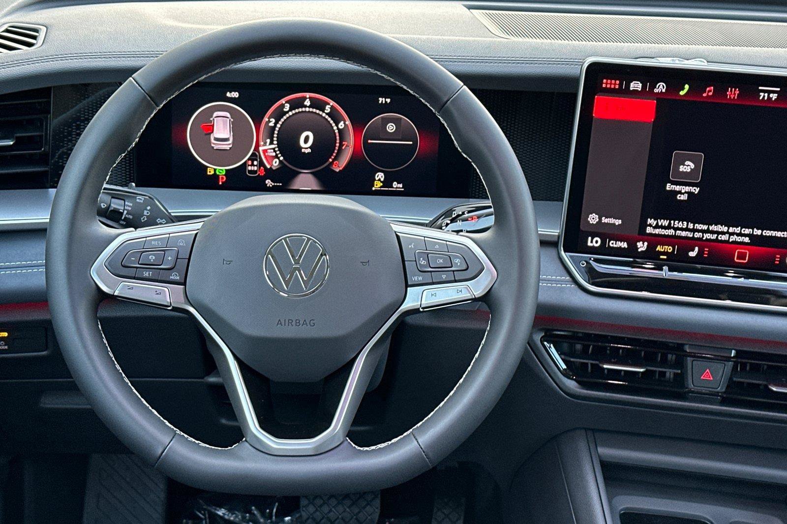 New 2026 Volkswagen Tiguan SE FWD image 13