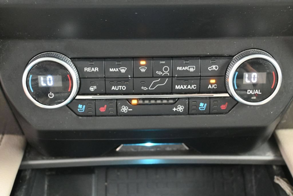 Used 2019 Ford Expedition XLT w/ Equipment Group 202A RWD image 29