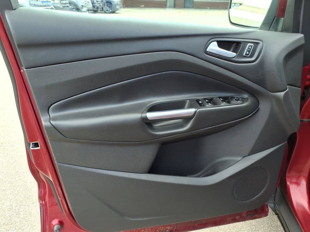 Used 2015 Ford Escape SE FWD image 13