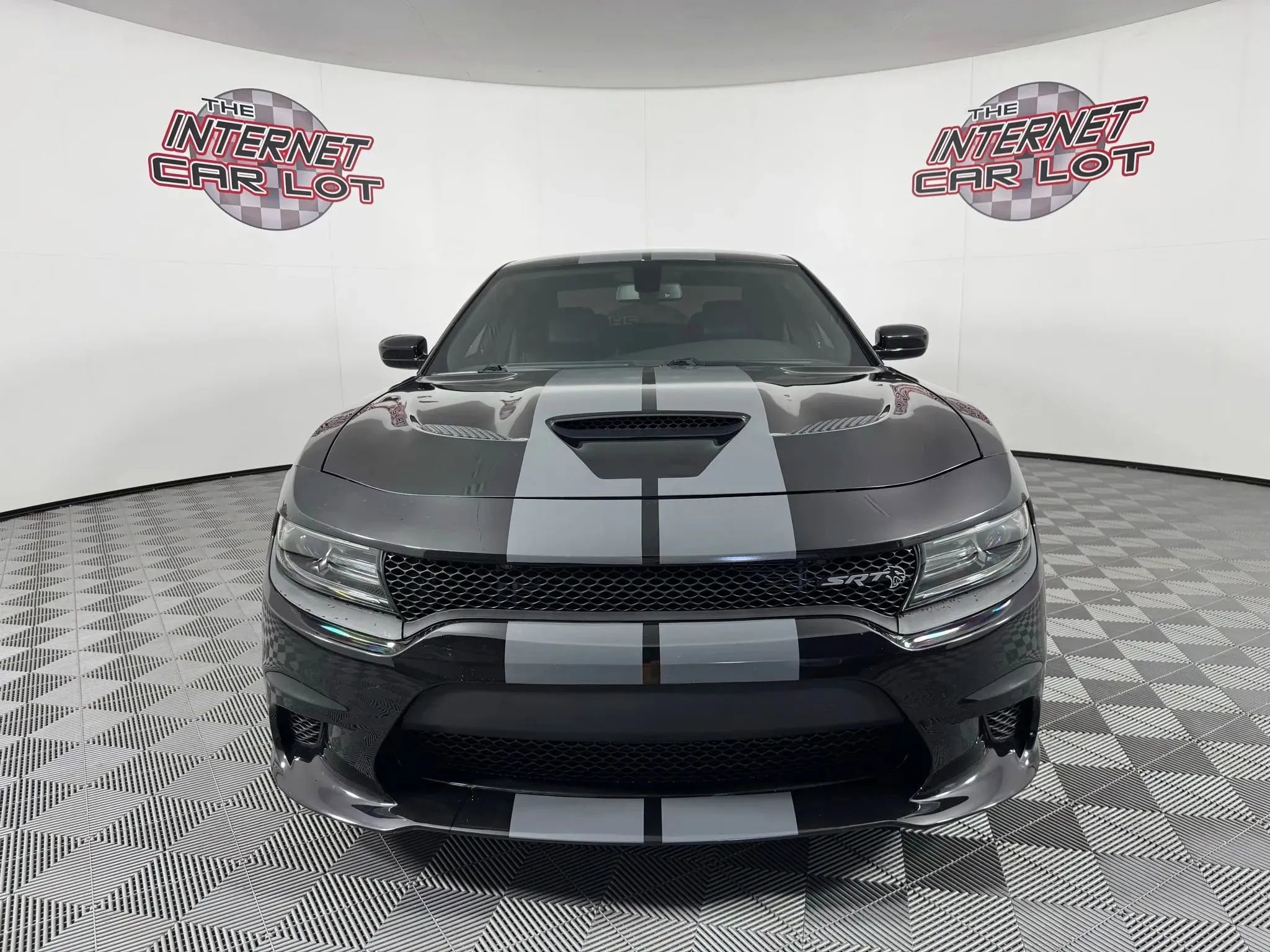 Used 2018 Dodge Charger SRT Hellcat RWD image 2