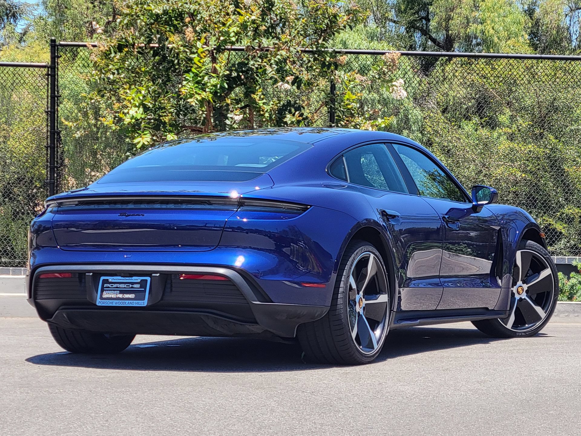 Used 2022 Porsche Taycan RWD image 7