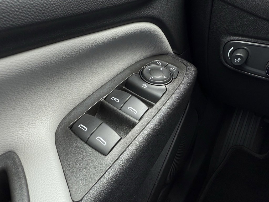 Used 2023 Chevrolet Equinox LT image 12