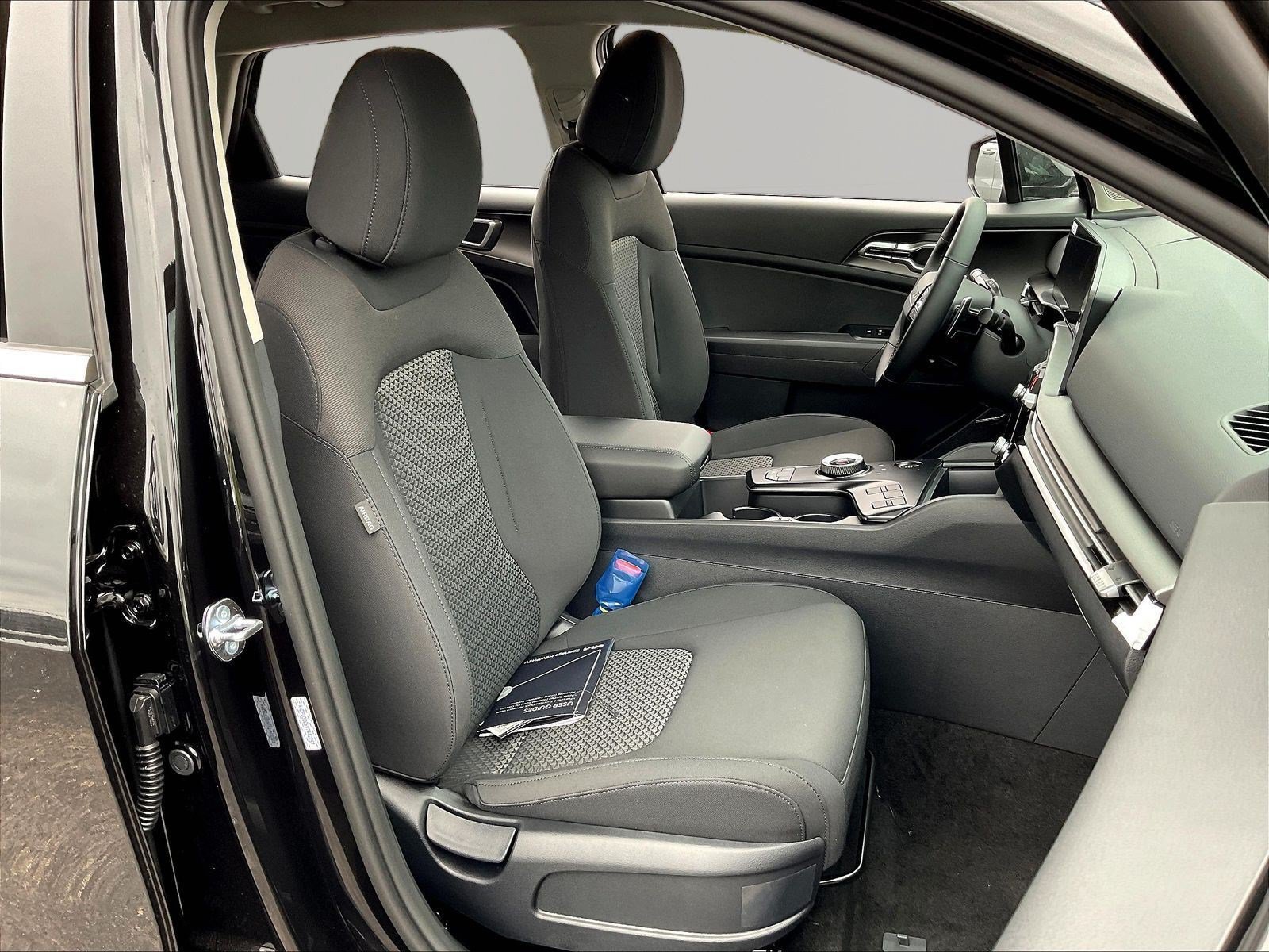 New 2027 Kia Sportage LX FWD image 19