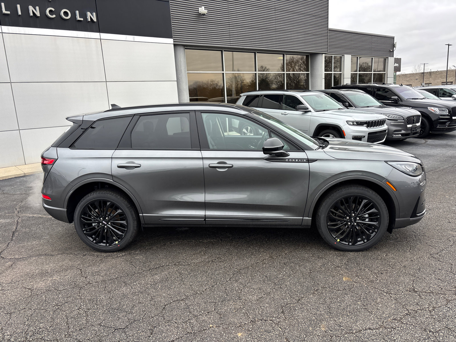 New 2026 Lincoln Corsair Premiere image 8