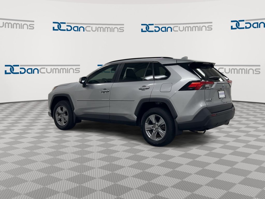 Used 2022 Toyota RAV4 XLE AWD/4WD image 6