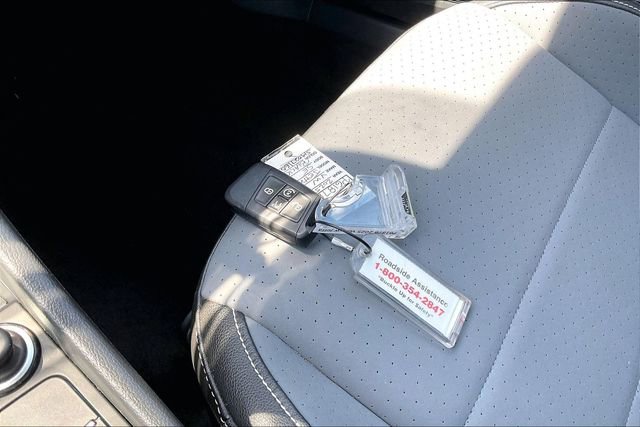 Used 2025 Volkswagen Jetta SE FWD image 11