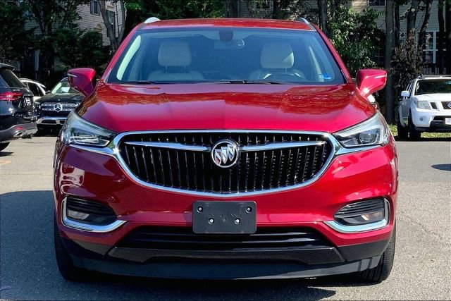 Used 2018 Buick Enclave Essence FWD image 2