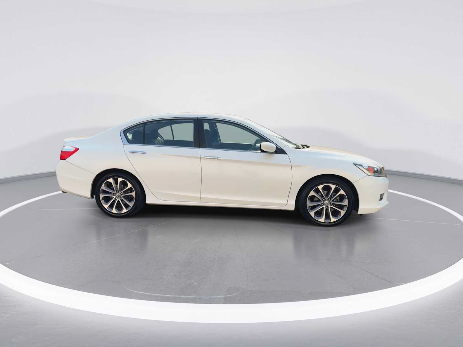 Used 2014 Honda Accord Sport image 9