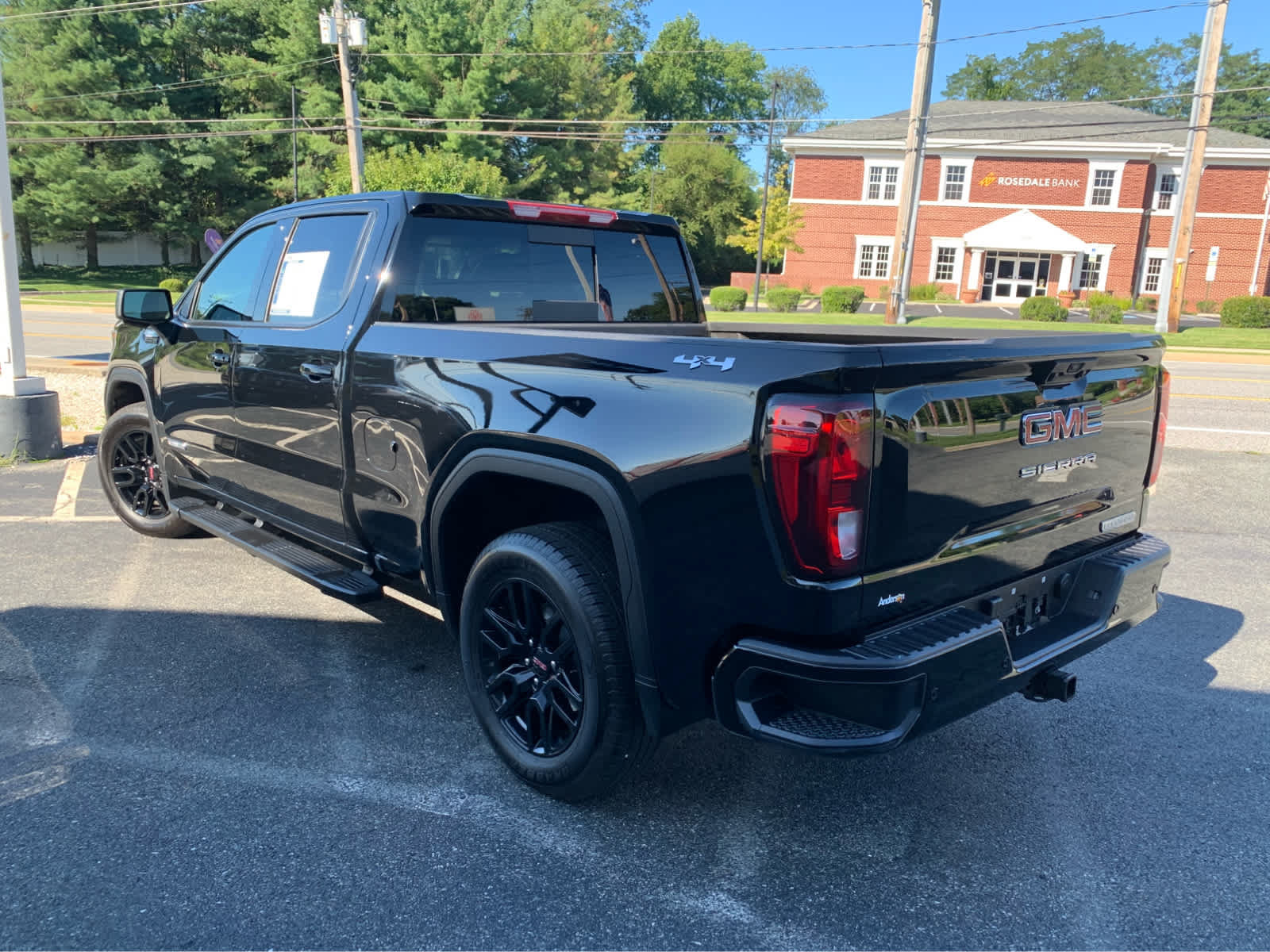 Used 2025 GMC Sierra 1500 Elevation w/ Elevation Premium Package AWD/4WD image 4