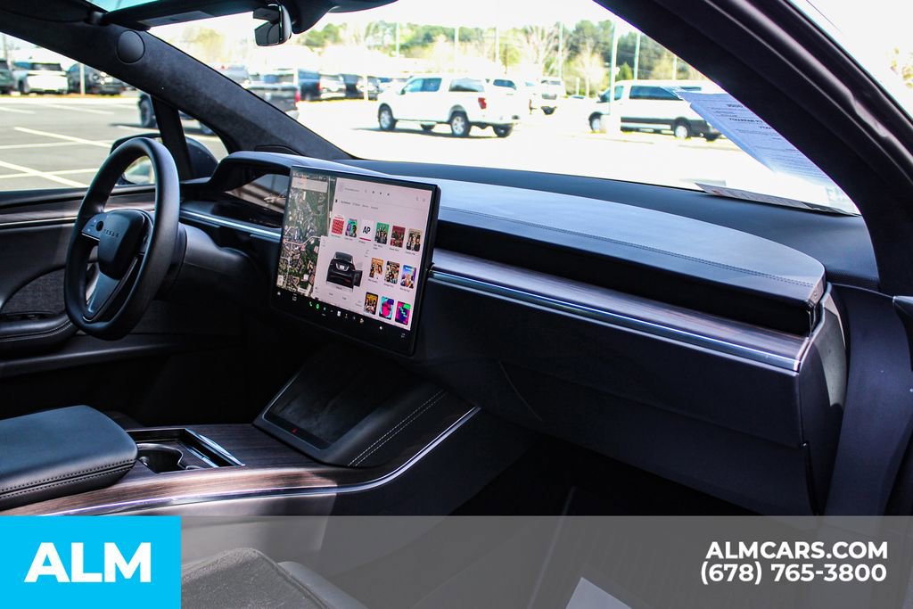 Used 2024 Tesla Model X image 25