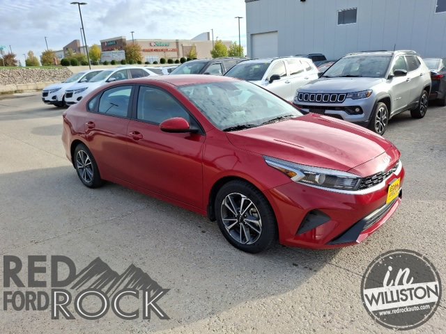 Used 2023 Kia Forte LXS image 1