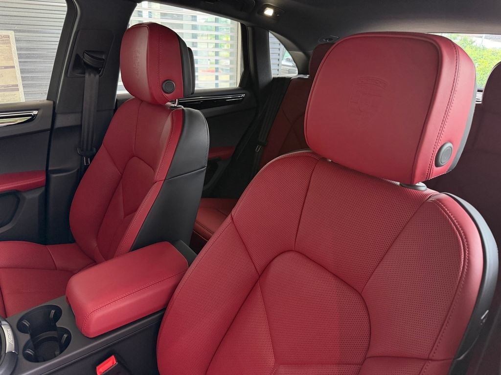 New 2026 Porsche Macan AWD/4WD image 5