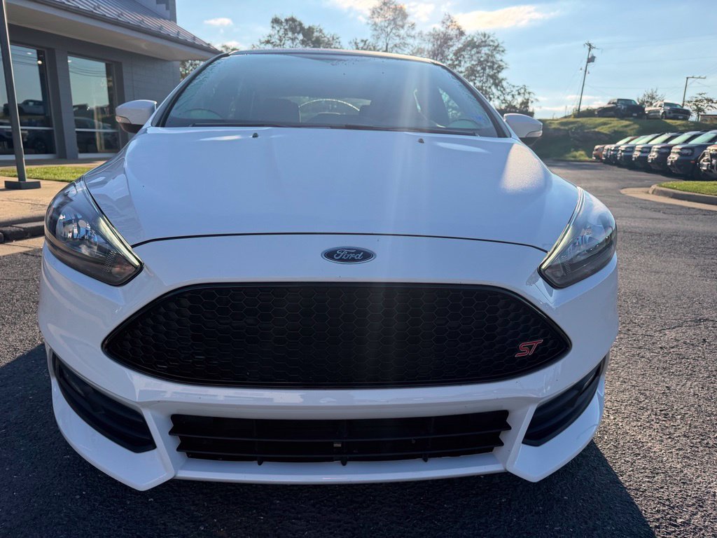 Certified 2018 Ford Focus ST FWD image 8