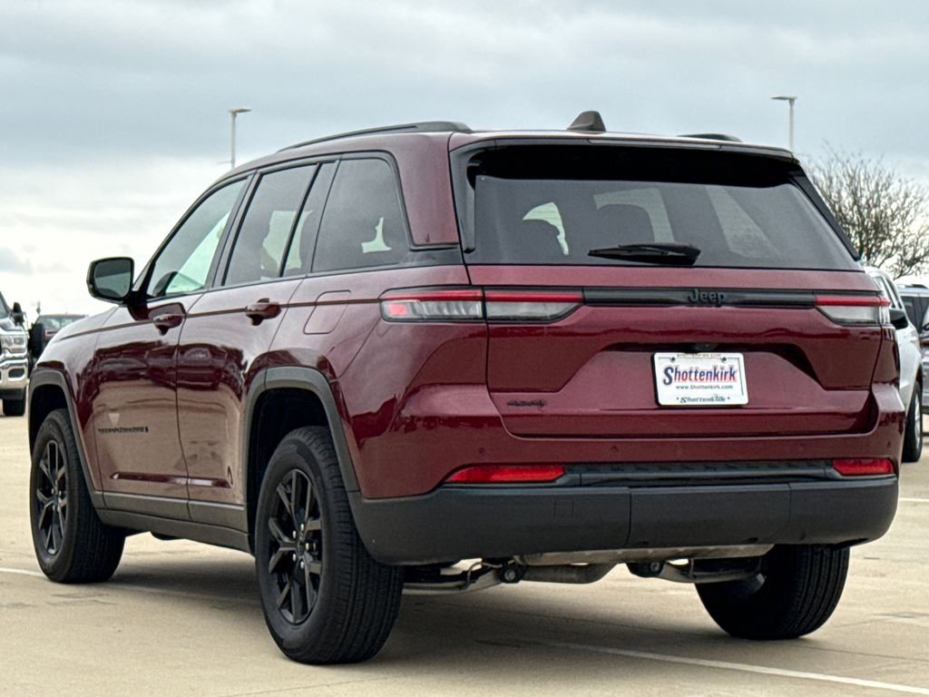 Used 2024 Jeep Grand Cherokee Altitude AWD/4WD image 6