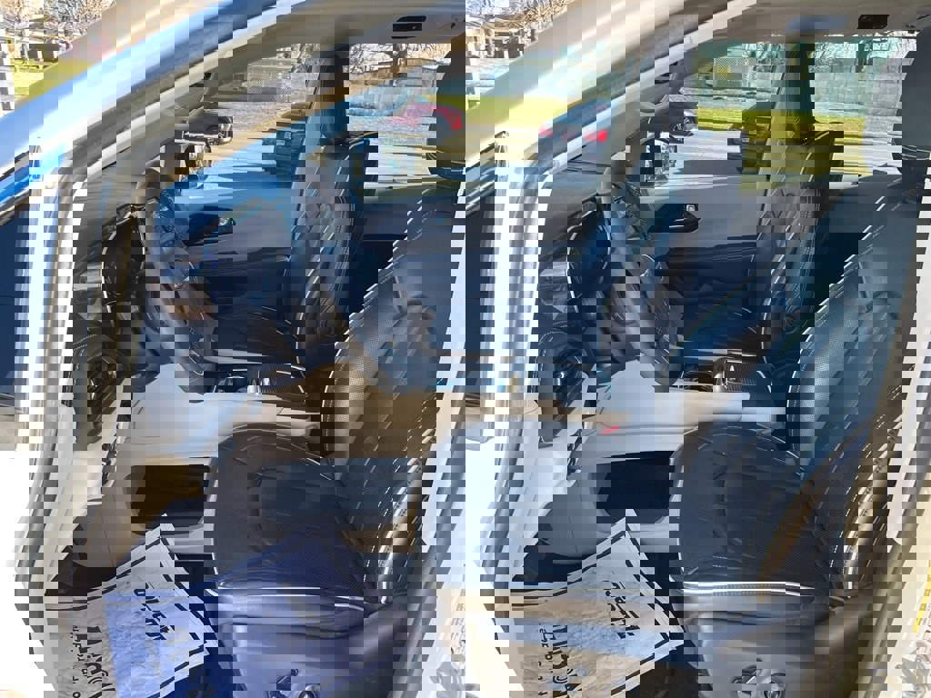 Used 2023 Chrysler Pacifica Limited w/ Uconnect Theater Family Group image 26