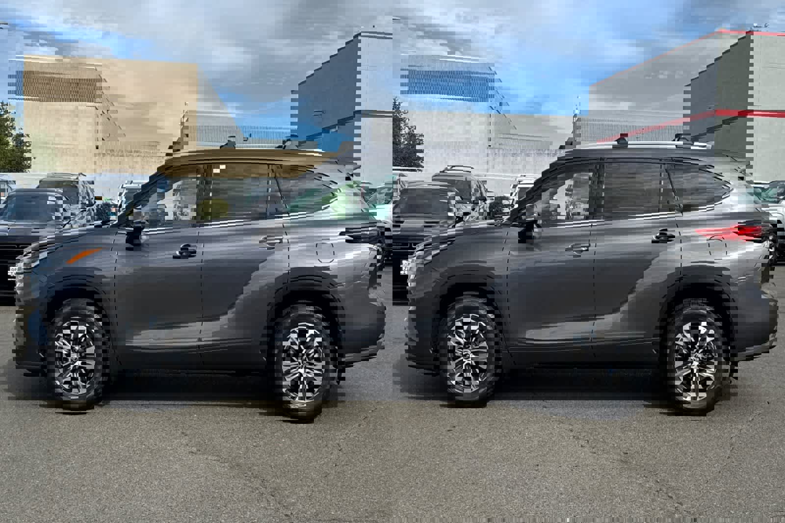 Used 2021 Toyota Highlander XLE image 9