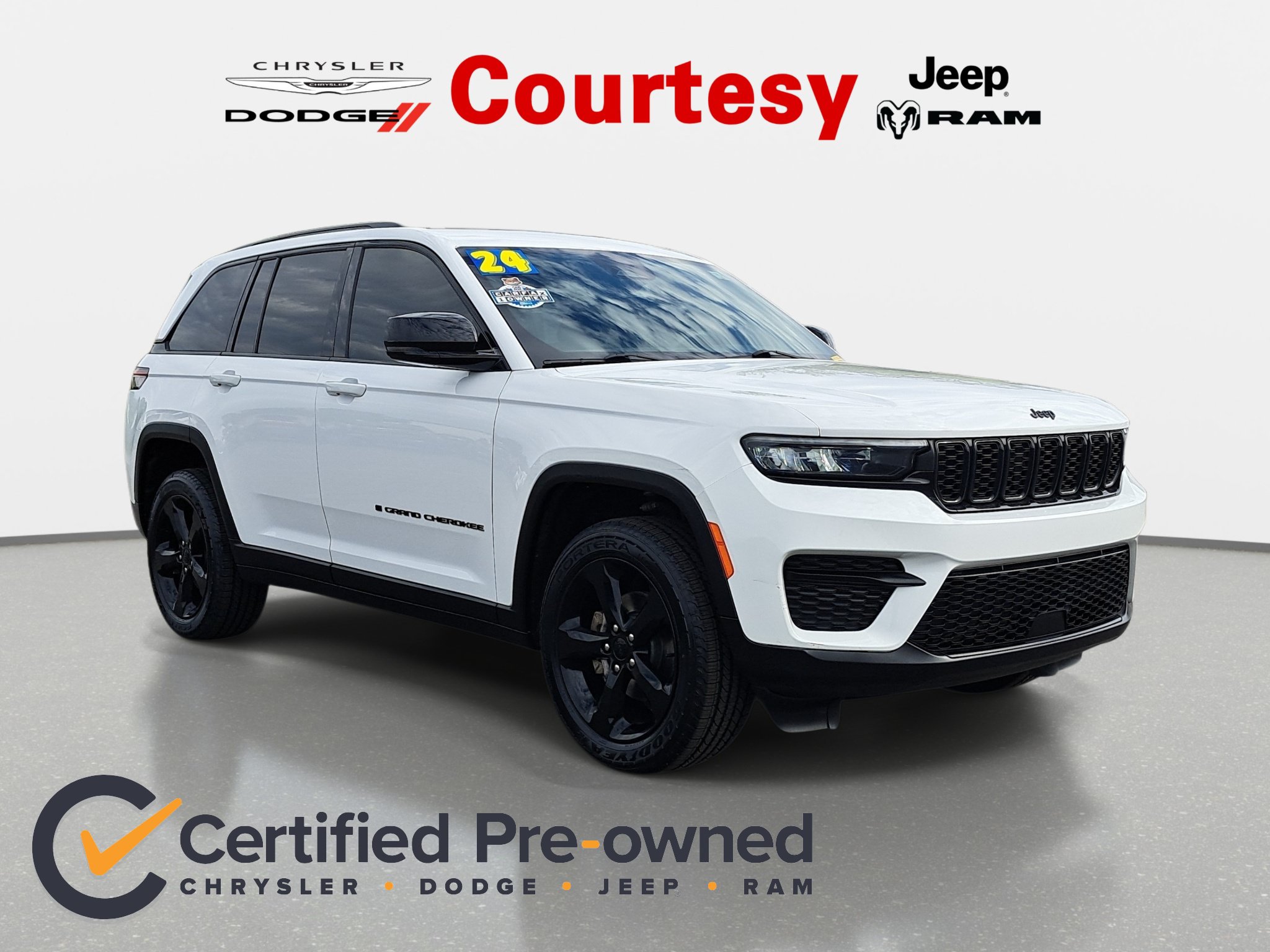 Certified 2024 Jeep Grand Cherokee Altitude AWD/4WD image 1