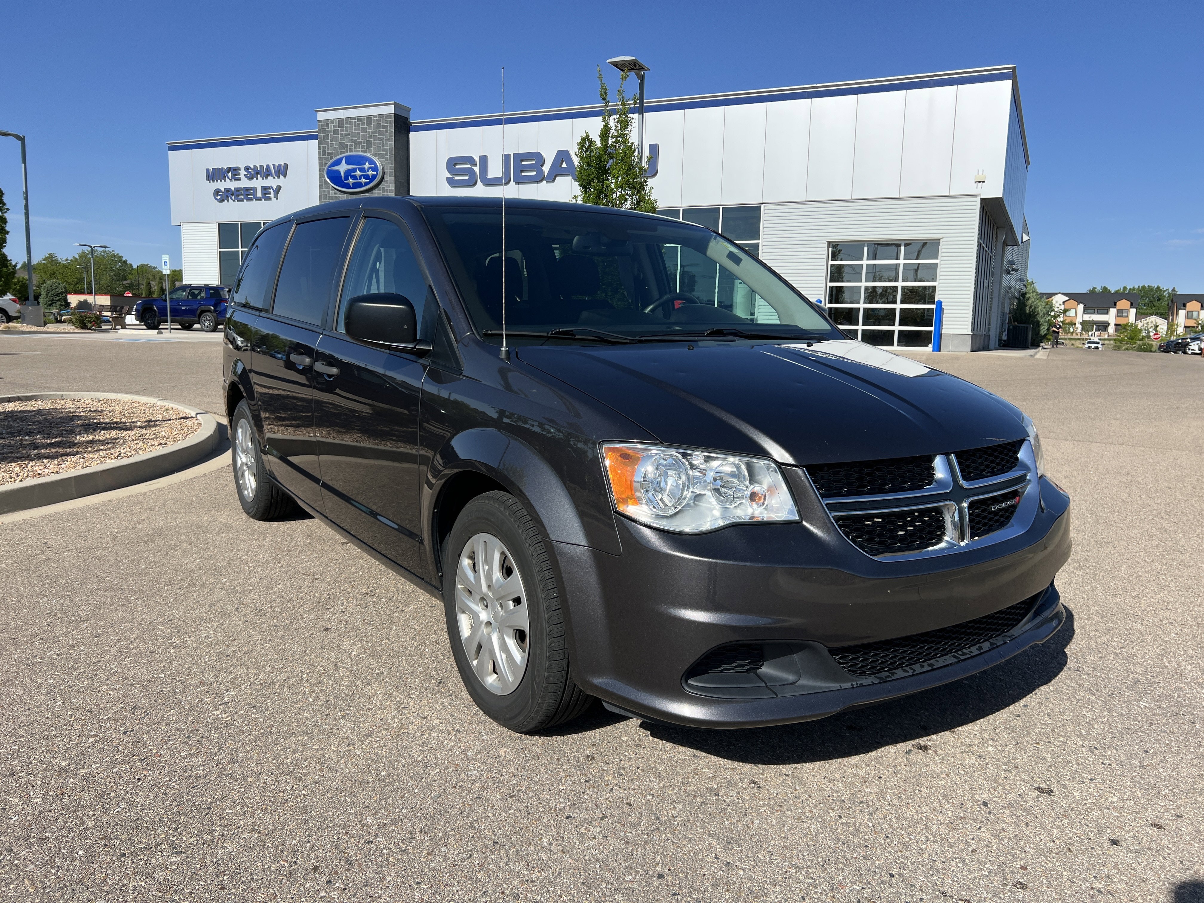 Used 2020 Dodge Grand Caravan SE w/ UConnect Hands-Free Group FWD image 8