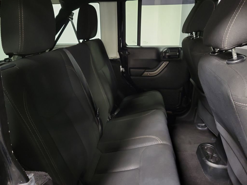 Used 2018 Jeep Wrangler Unlimited Sport image 22