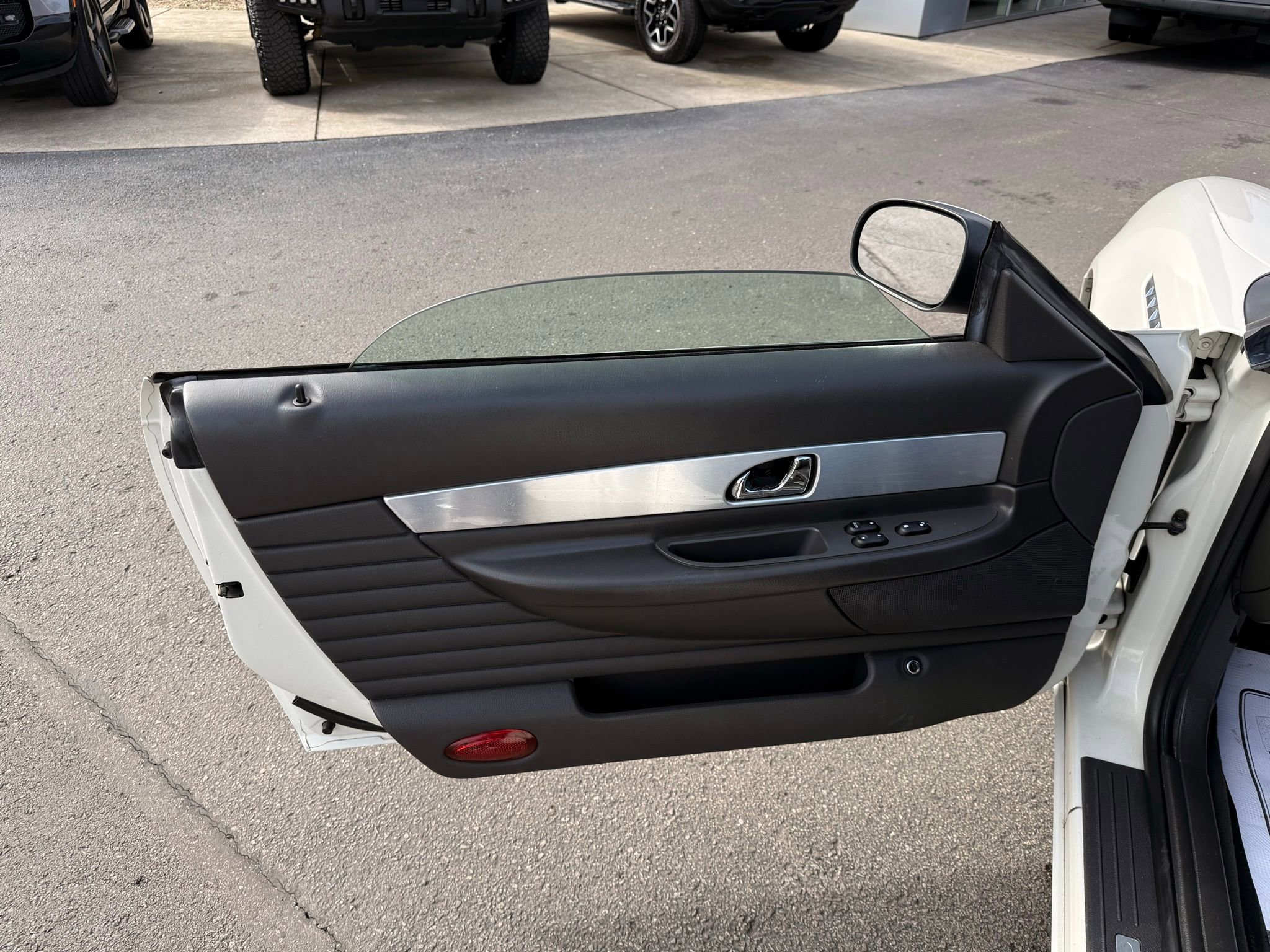 Used 2002 Ford Thunderbird image 29