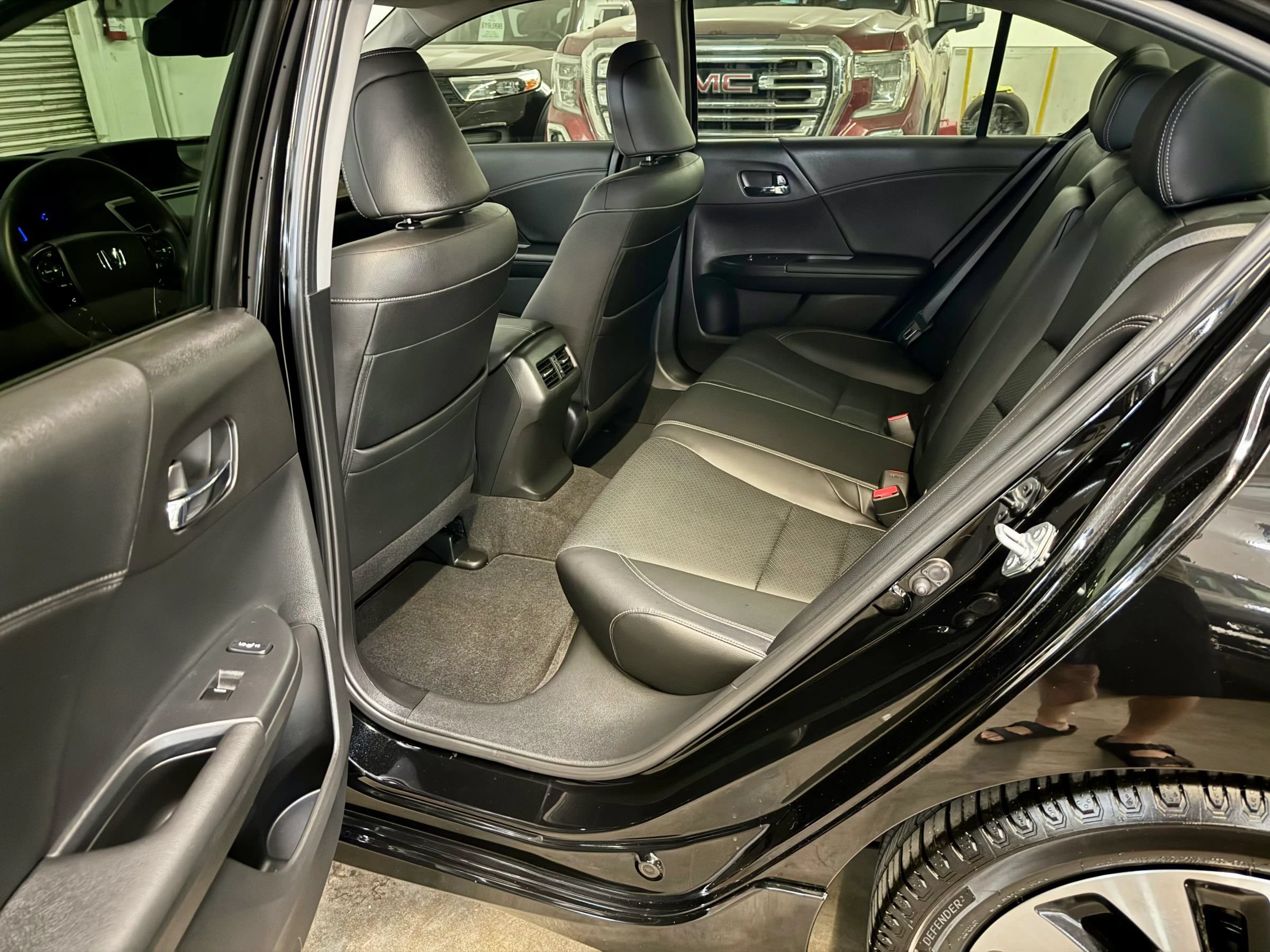 Used 2017 Honda Accord Touring image 10
