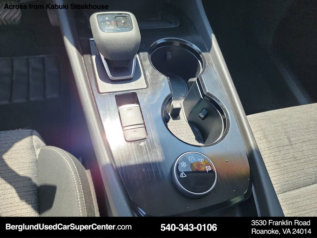 Used 2023 Nissan Rogue SV image 33