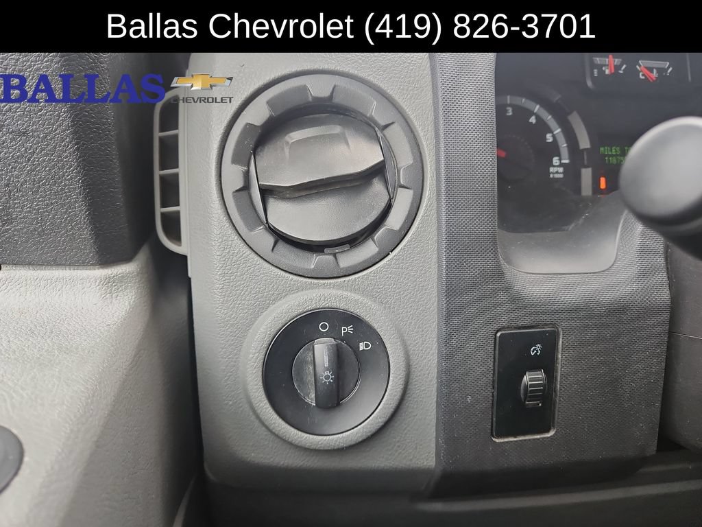 Used 2011 Ford E-350 and Econoline 350 XLT RWD image 18