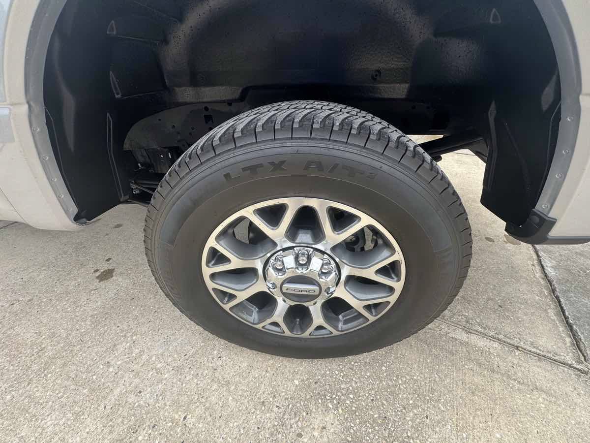 Used 2021 Ford F250 Lariat w/ Lariat Ultimate Package AWD/4WD image 33