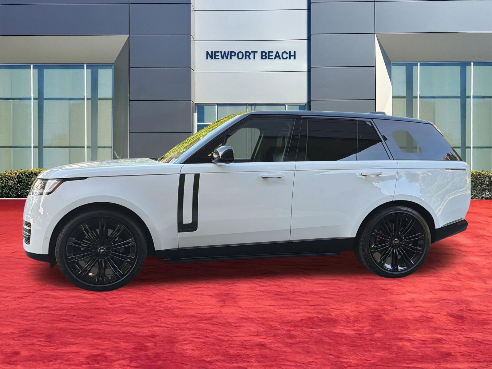 Certified 2025 Land Rover Range Rover Autobiography AWD/4WD image 2
