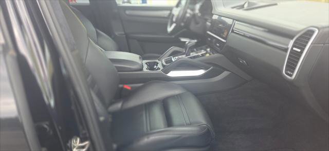 Used 2019 Porsche Cayenne Turbo w/ Premium Plus Package AWD/4WD image 21