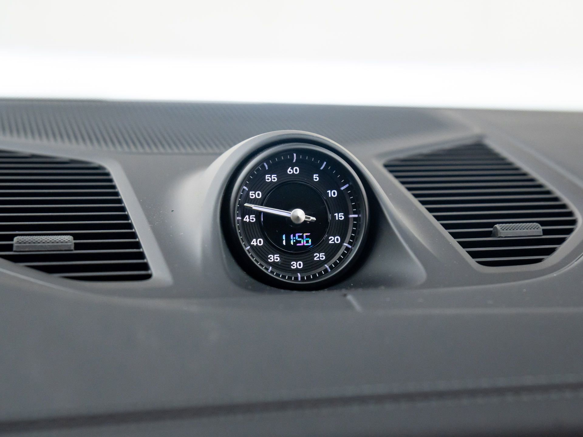 New 2026 Porsche Cayenne GTS image 27