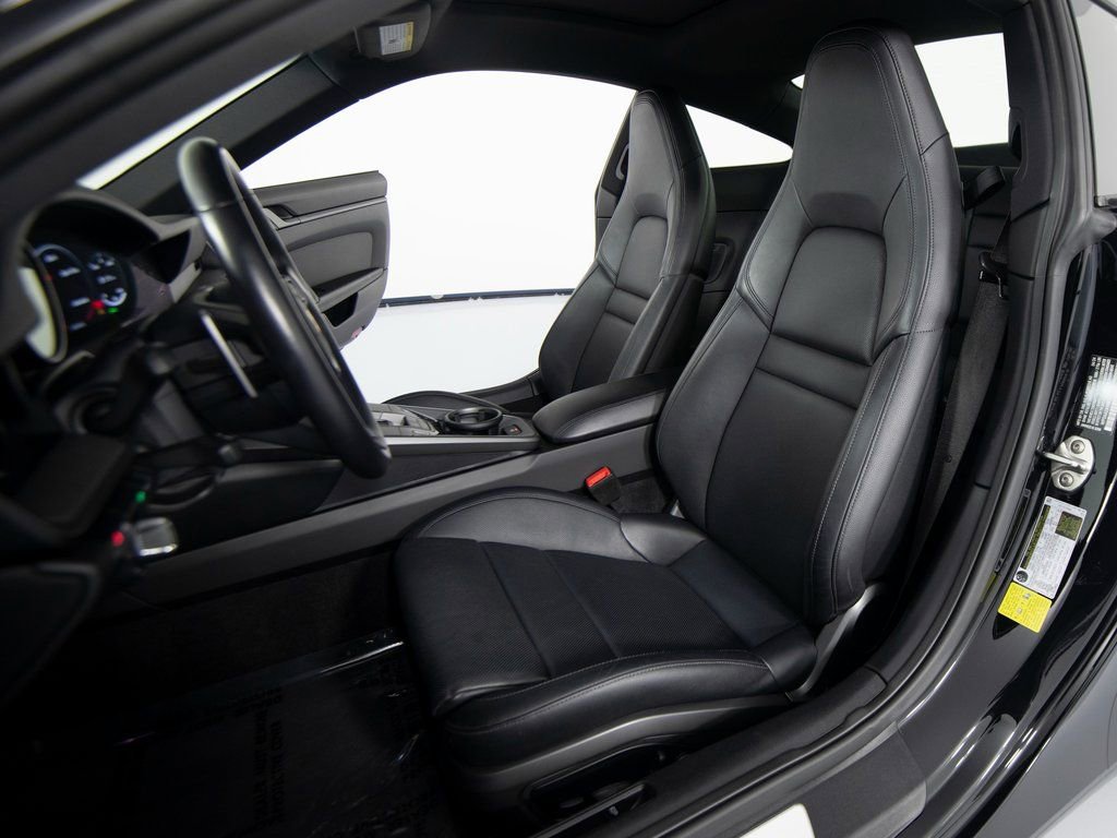 Certified 2024 Porsche 911 Carrera 4 image 5