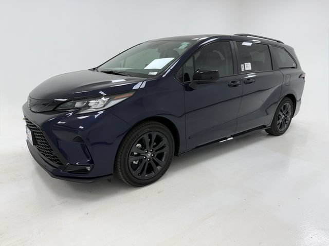 New 2026 Toyota Sienna XSE FWD image 5