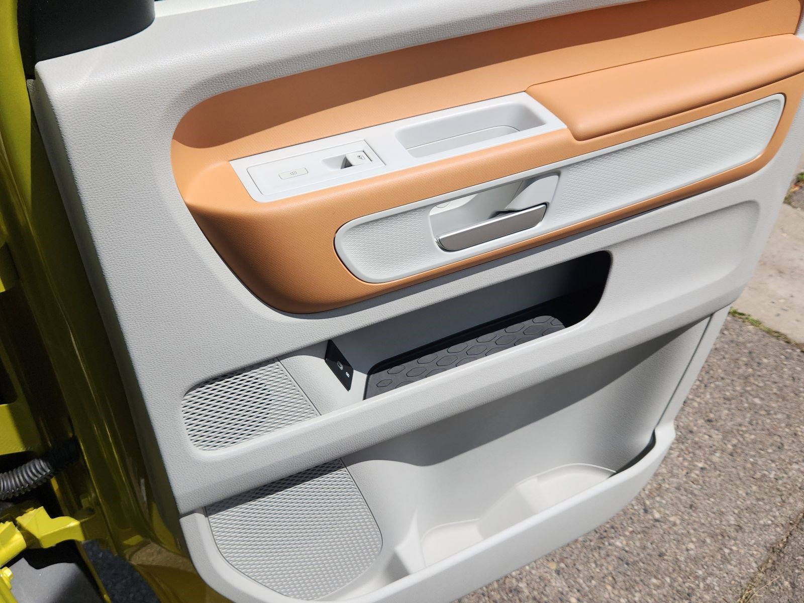 New 2025 Volkswagen ID. Buzz 1st Edition image 19